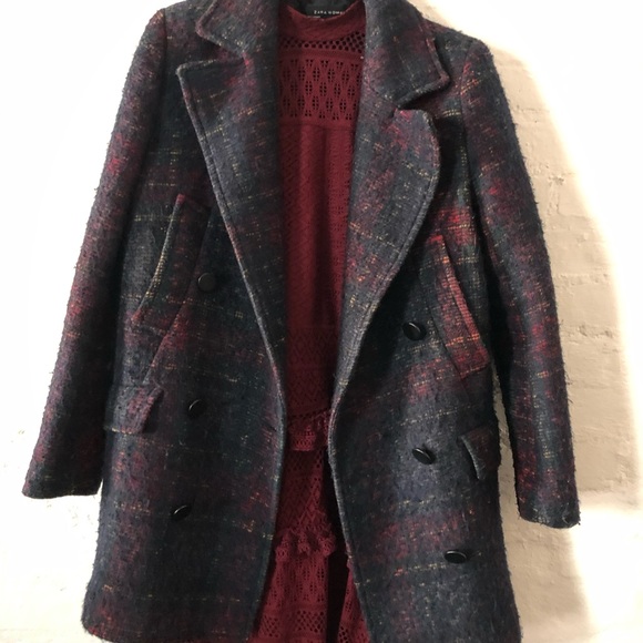 Maroon ruffle accent dress - Picture 5 of 5